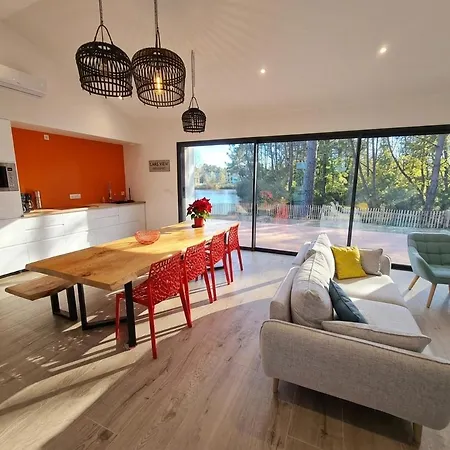 Grande Maison 10-12 Pers A Pied Vue *