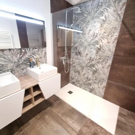 Maison Design En Bord De Proche סן ז'אן דה מון